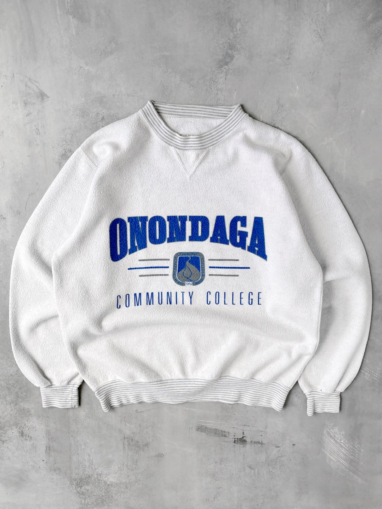 Onondaga Community College Sweatshirt 90's - Large