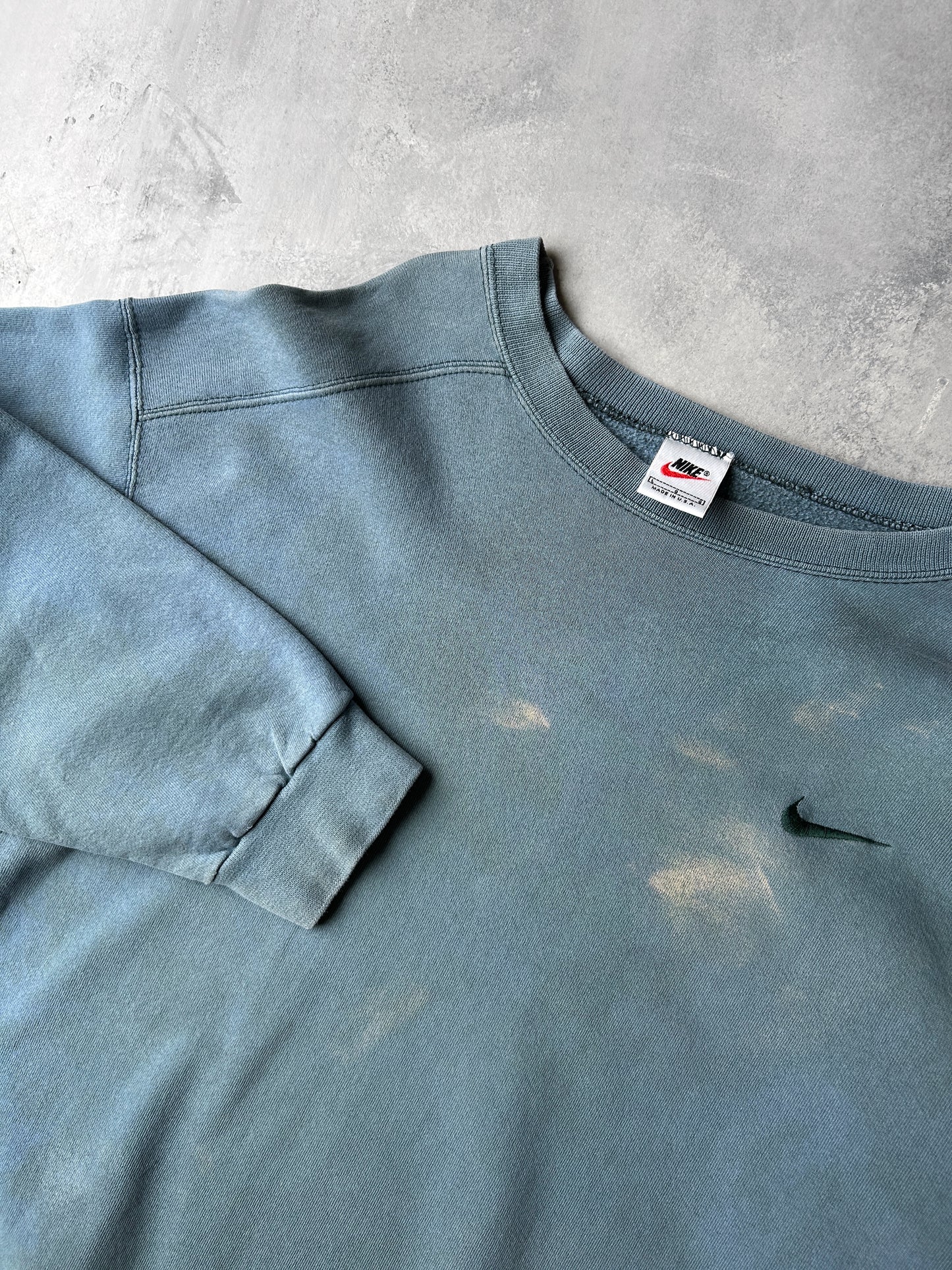 Distressed Nike Sweatshirt 90's - Large