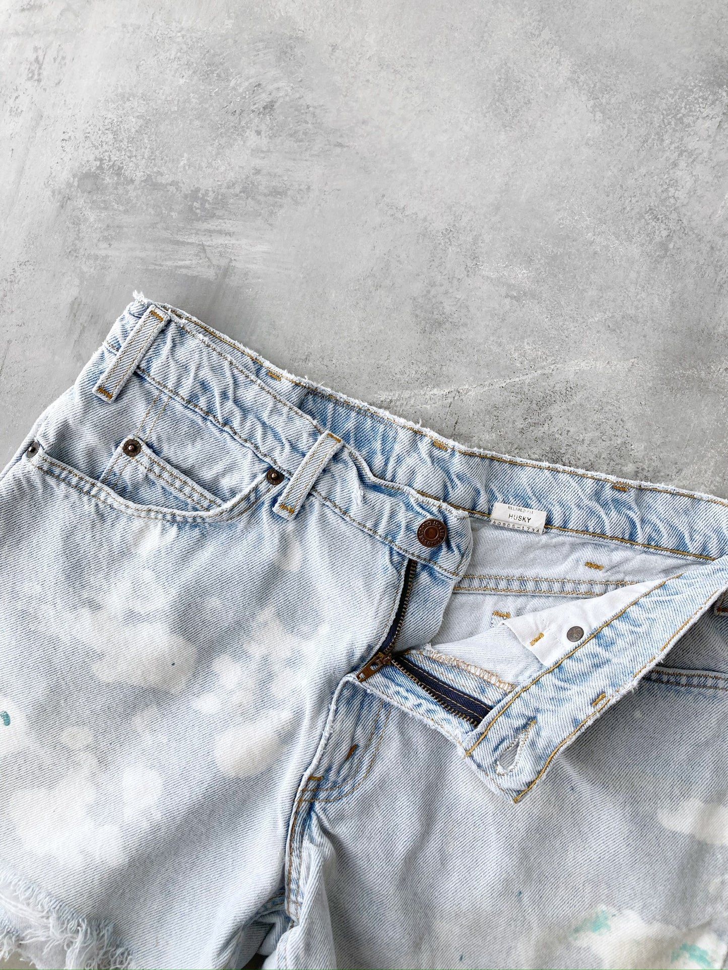 Levi's Bleached Cutoff Shorts 90s - 6-8