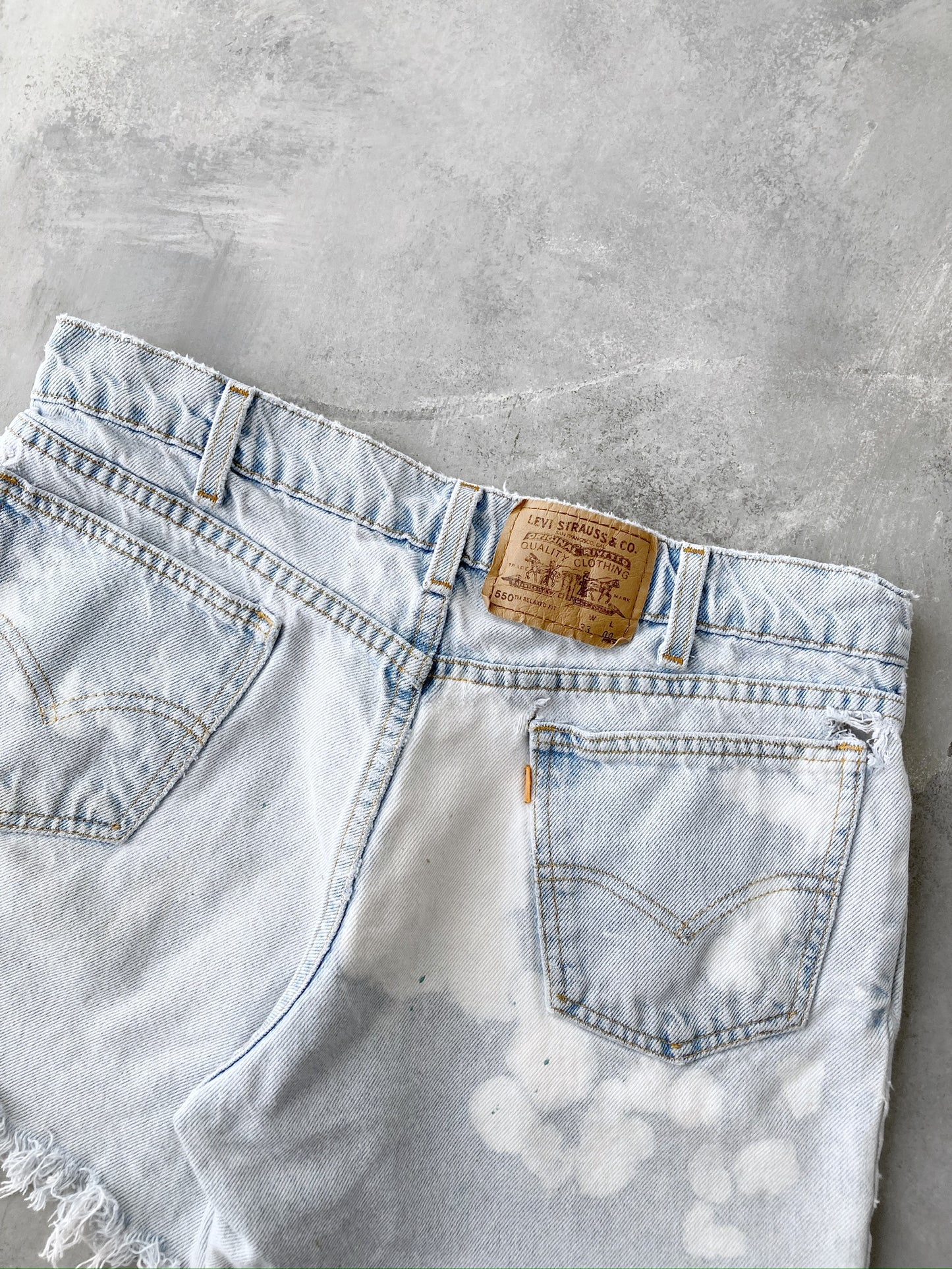 Levi's Bleached Cutoff Shorts 90s - 6-8