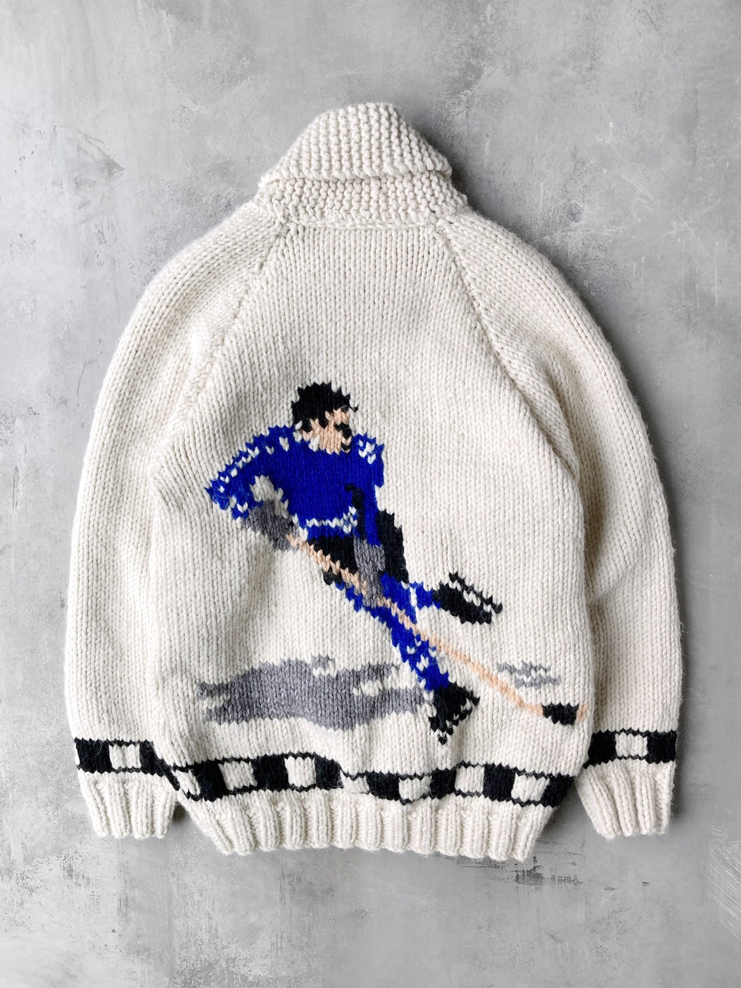 Hockey Player Cowichan Sweater 60's - XS / Small
