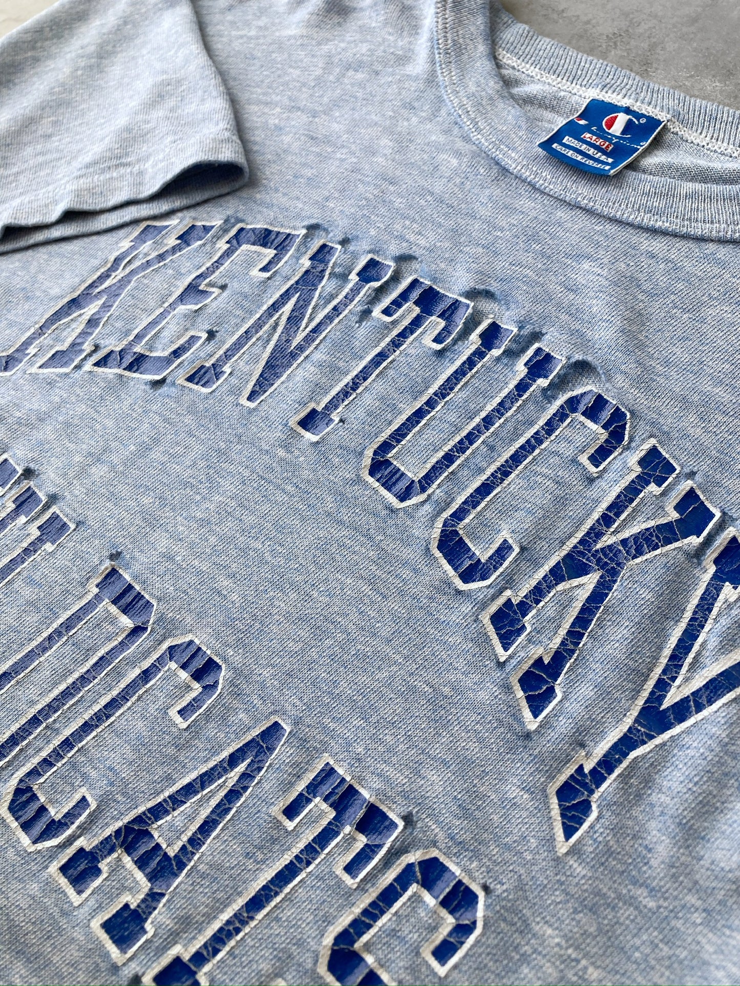 Thrashed Kentucky Wildcats T-Shirt 90's - Large