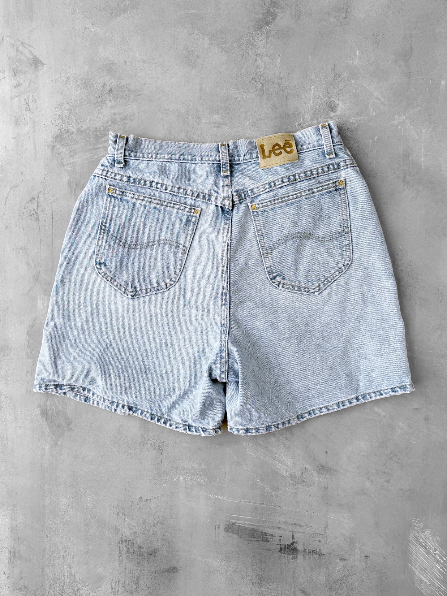 Light Wash Jean Shorts 90's - Size 8