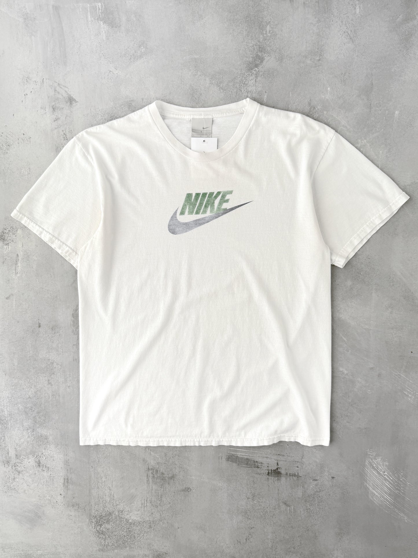 Nike T-Shirt Y2K - Medium / Large