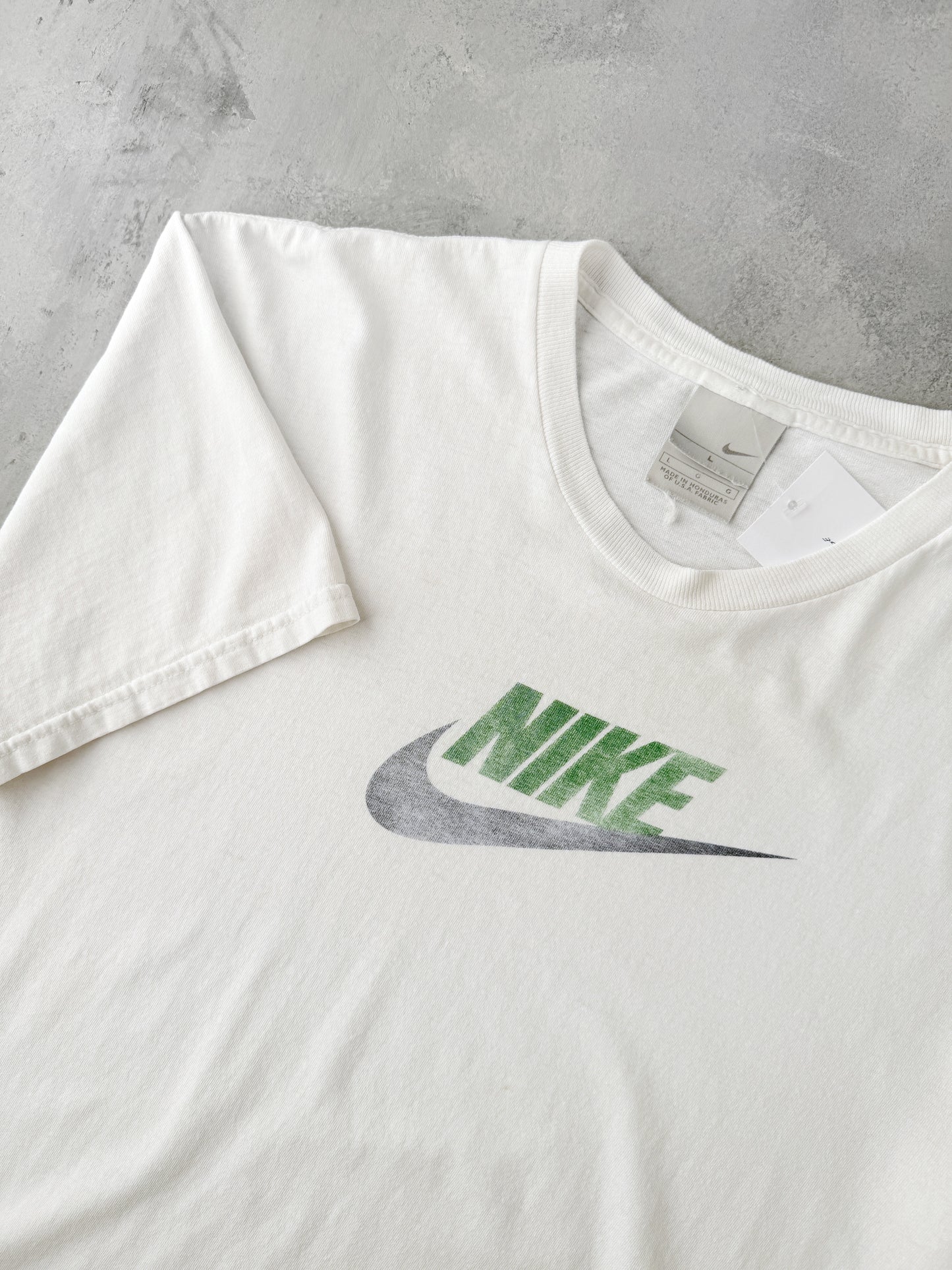 Nike T-Shirt Y2K - Medium / Large