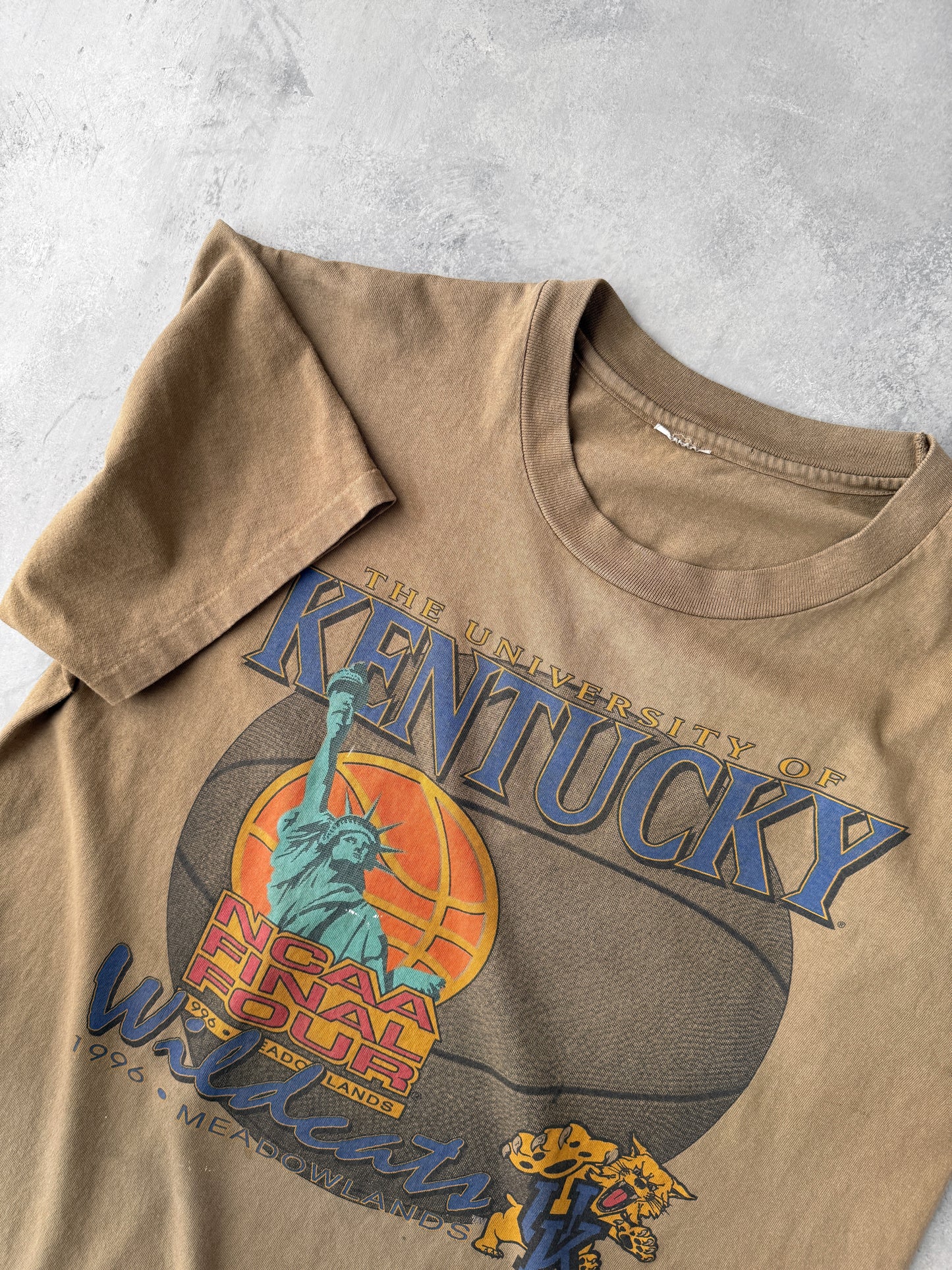 University of Kentucky Basketball T-Shirt '96 - XL