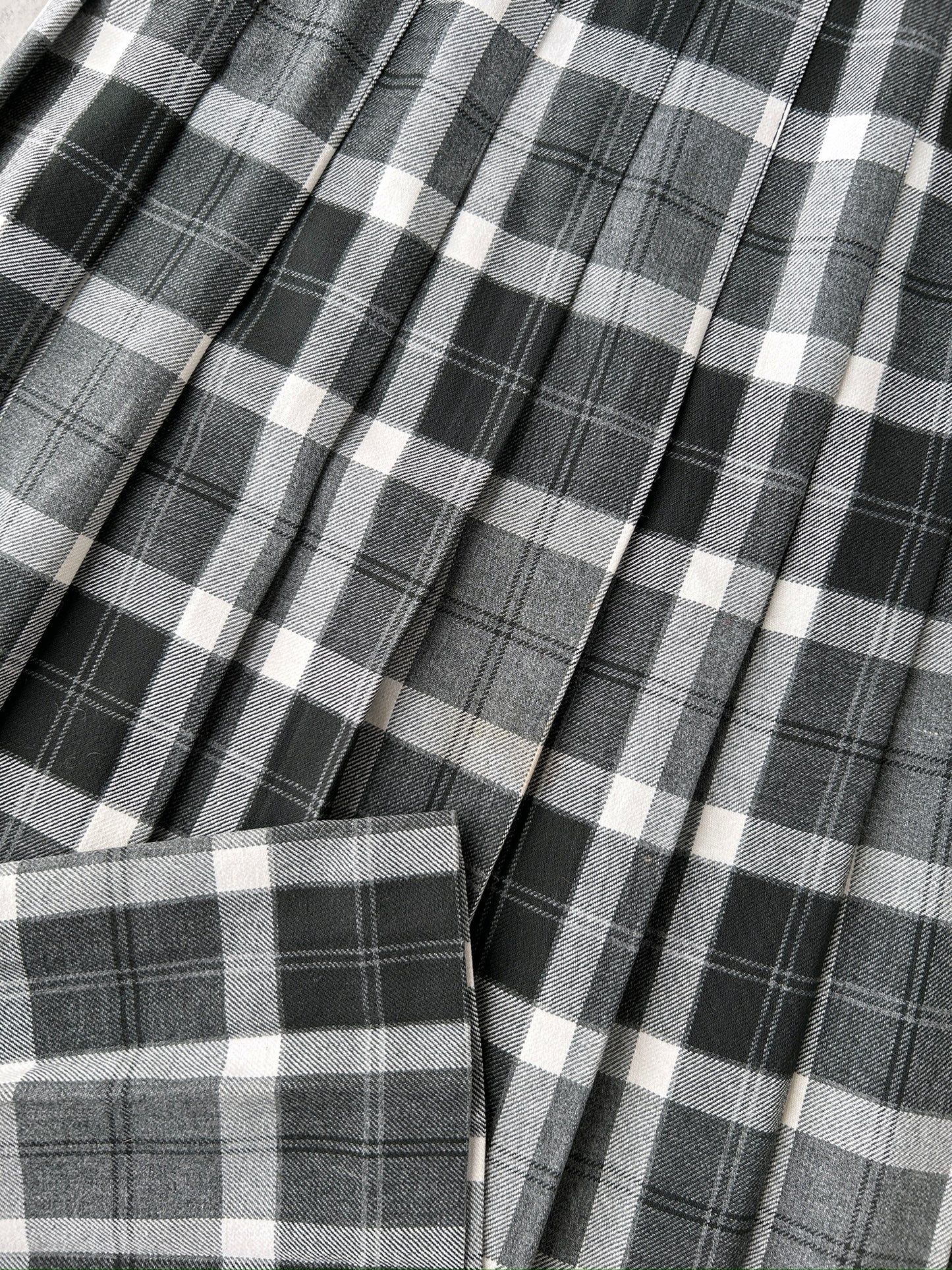 Gray Plaid Pleated Midi Skirt 80's - Medium (8/10)