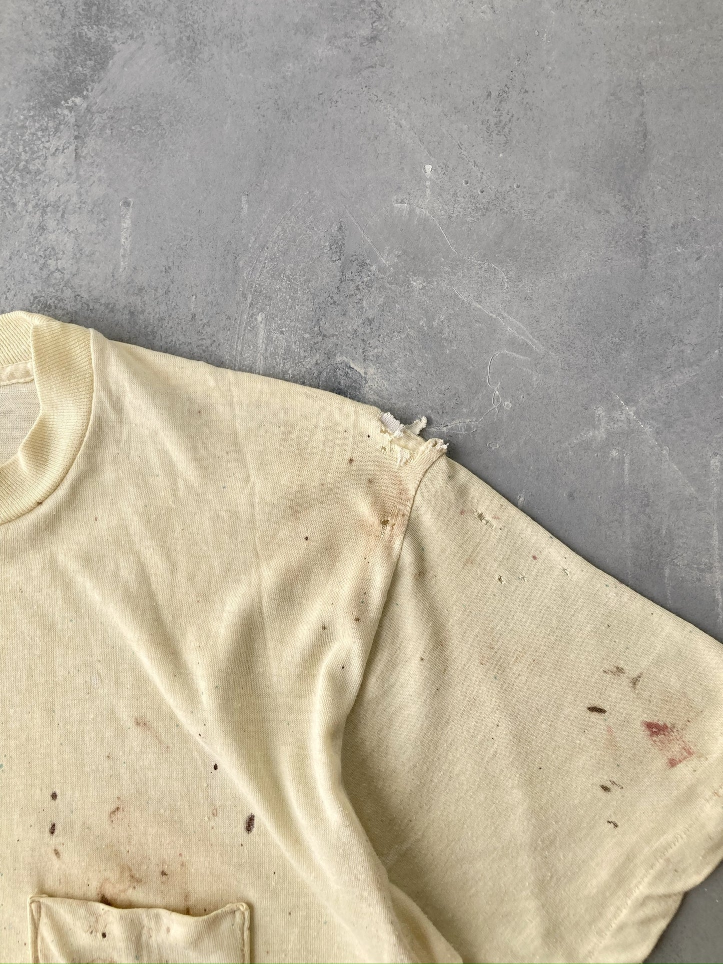 Distressed Yellow Pocket T-Shirt 70's - Medium