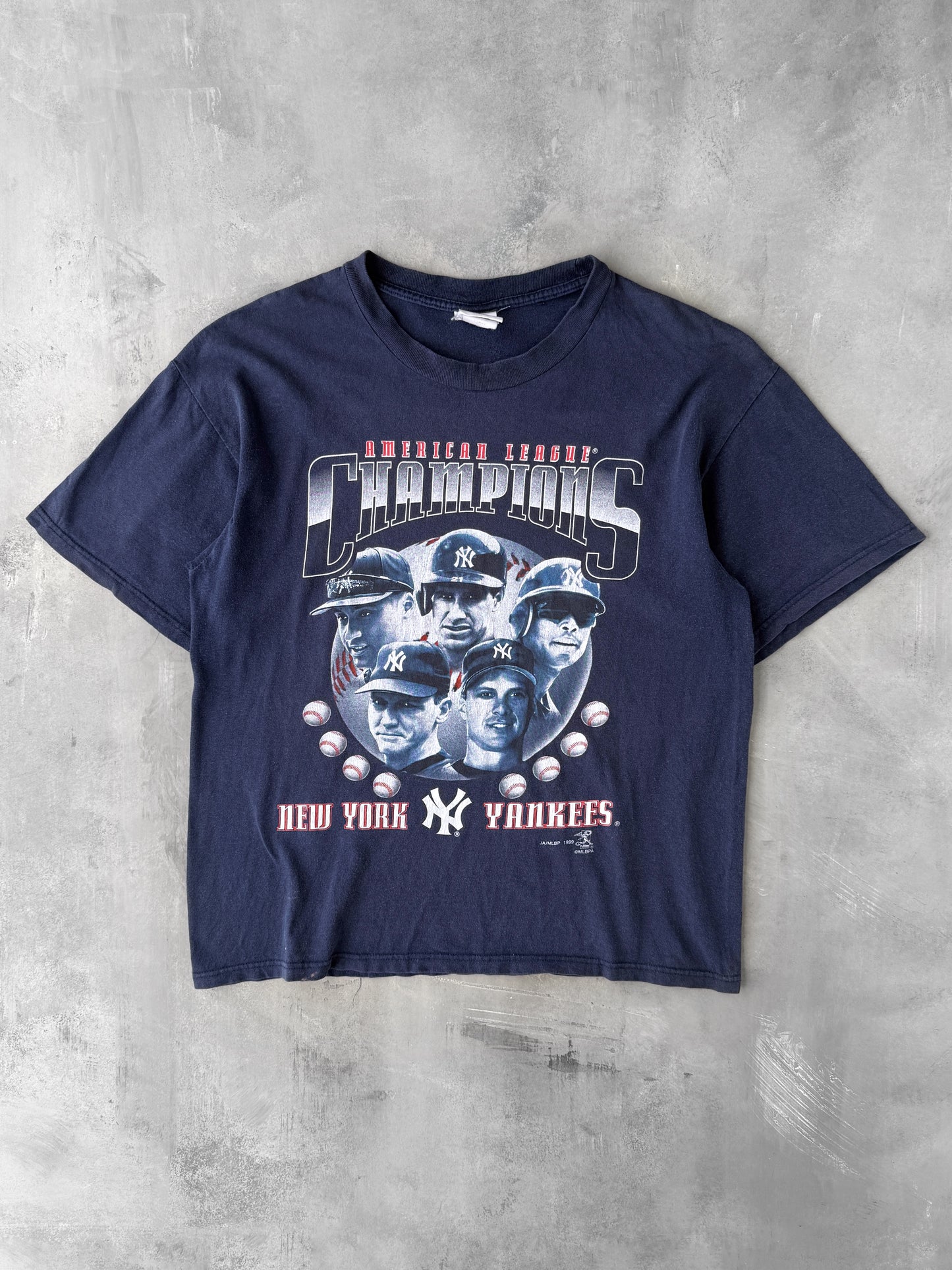 New York Yankees Team Portrait T-Shirt '99 - Large
