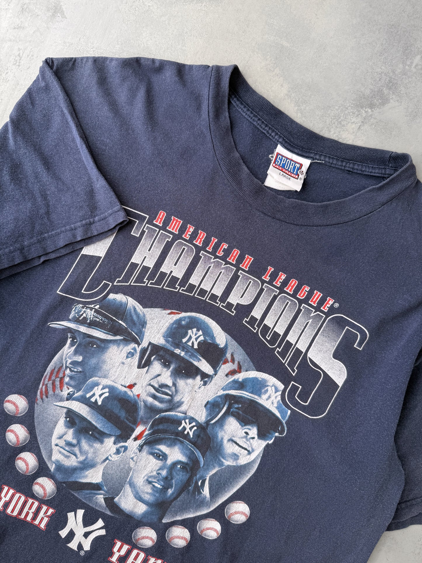 New York Yankees Team Portrait T-Shirt '99 - Large