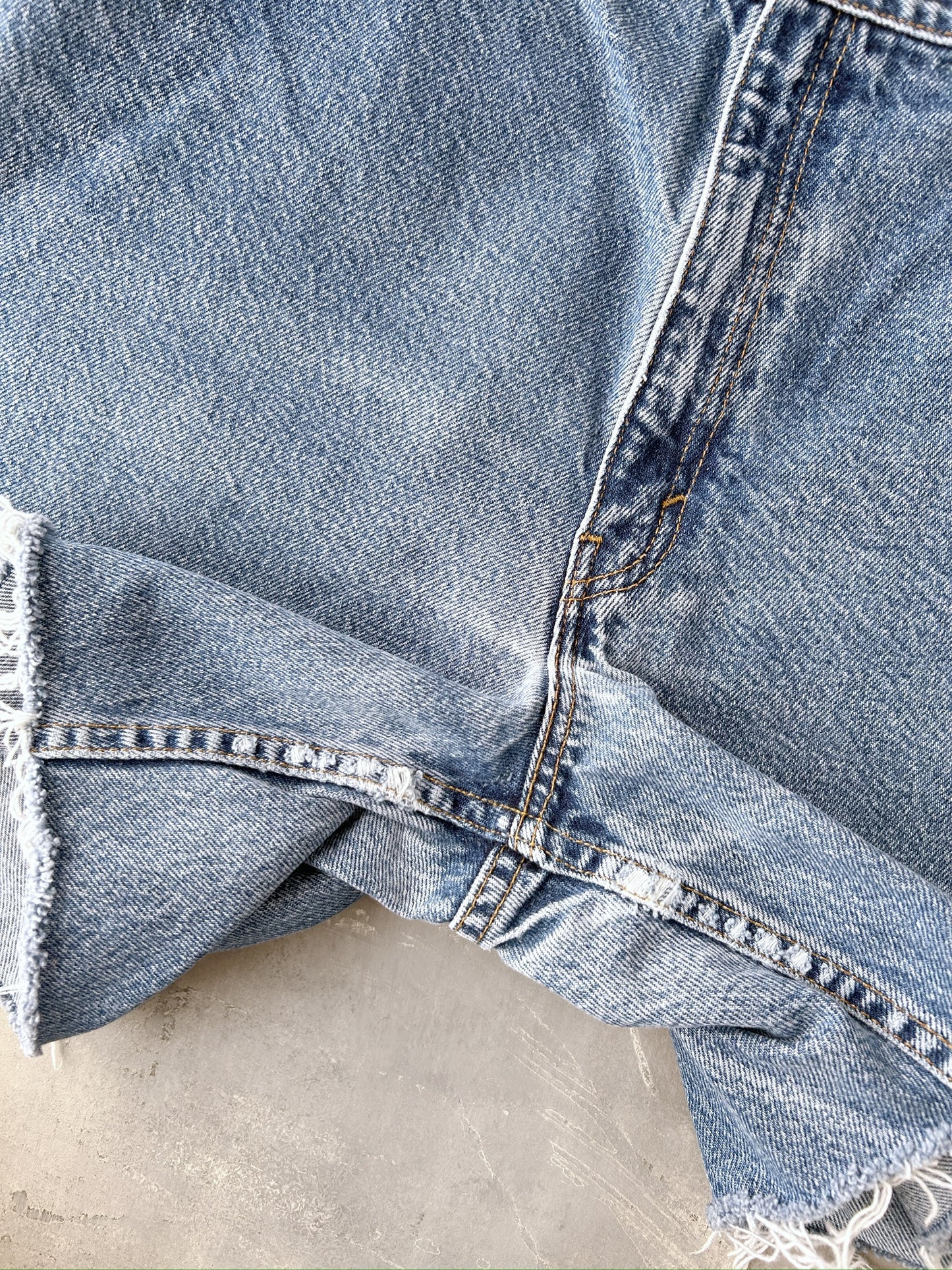 Levi's 550 Jean Shorts '02 - Size 12-14