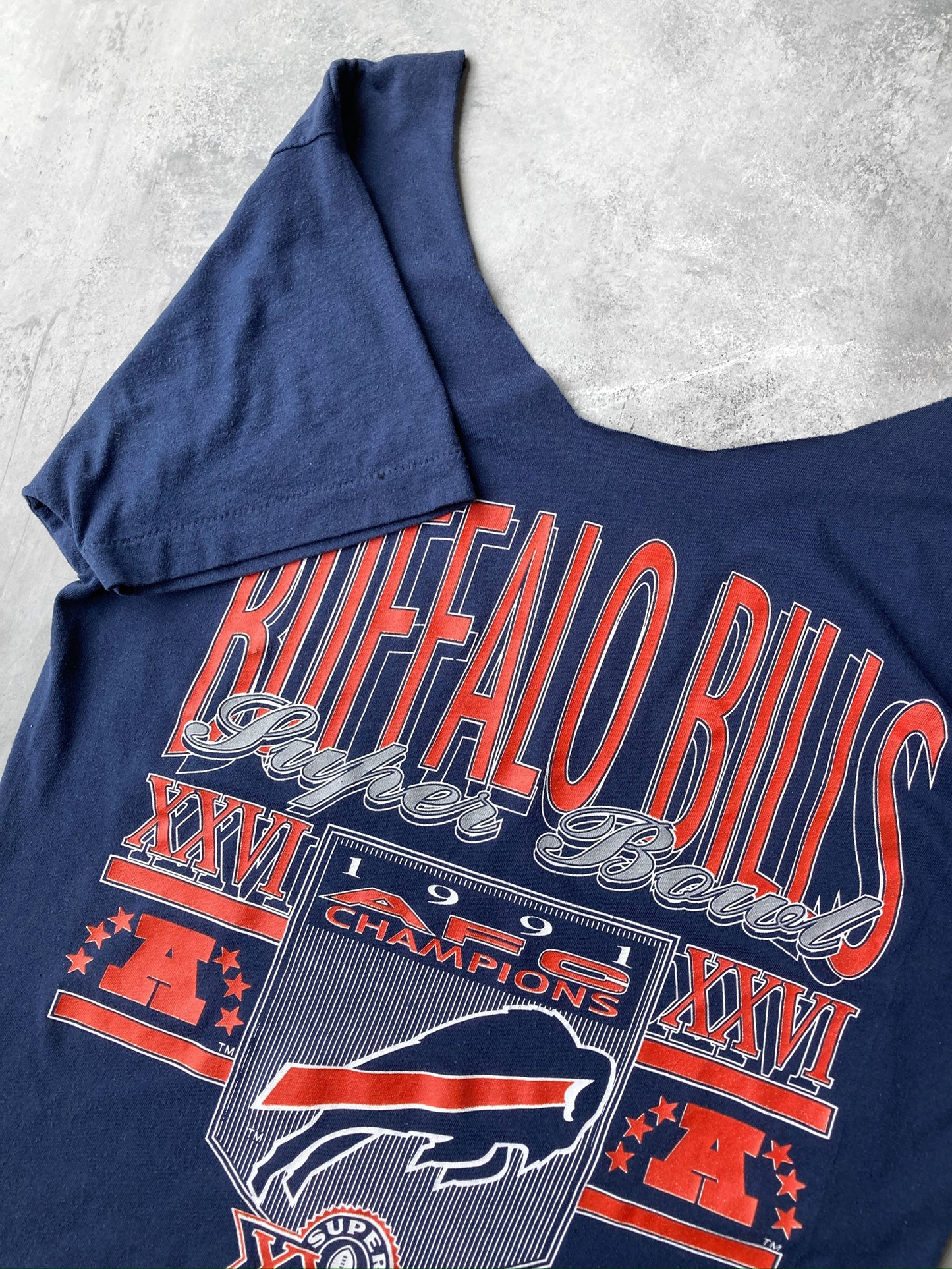 Buffalo Bills Cut Neckline T-Shirt '91 - Medium