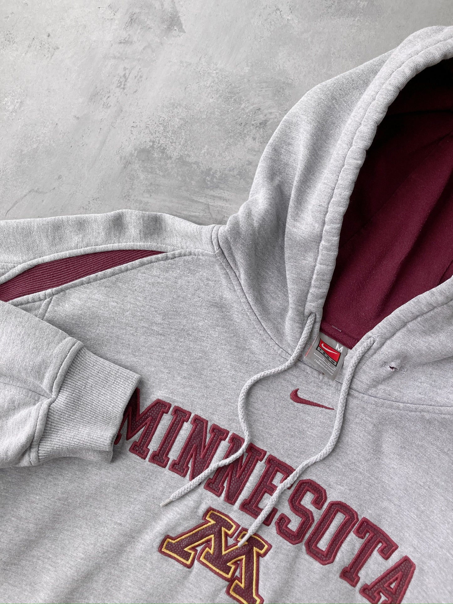 University of Minnesota Nike Hoodie 00's - Medium