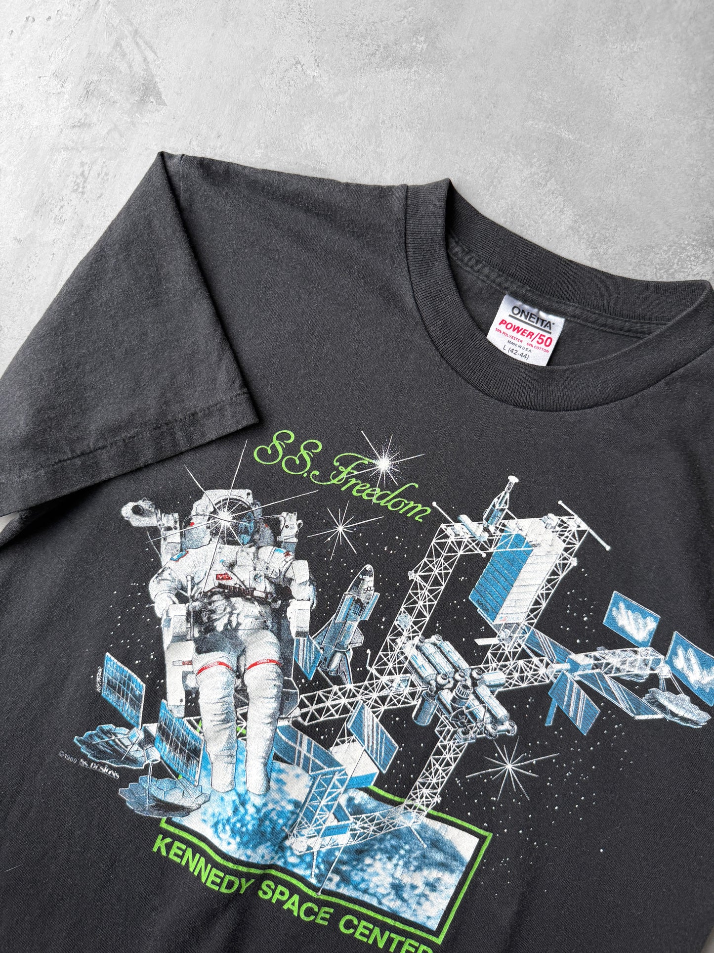 Kennedy Space Center T-Shirt '89 - Medium