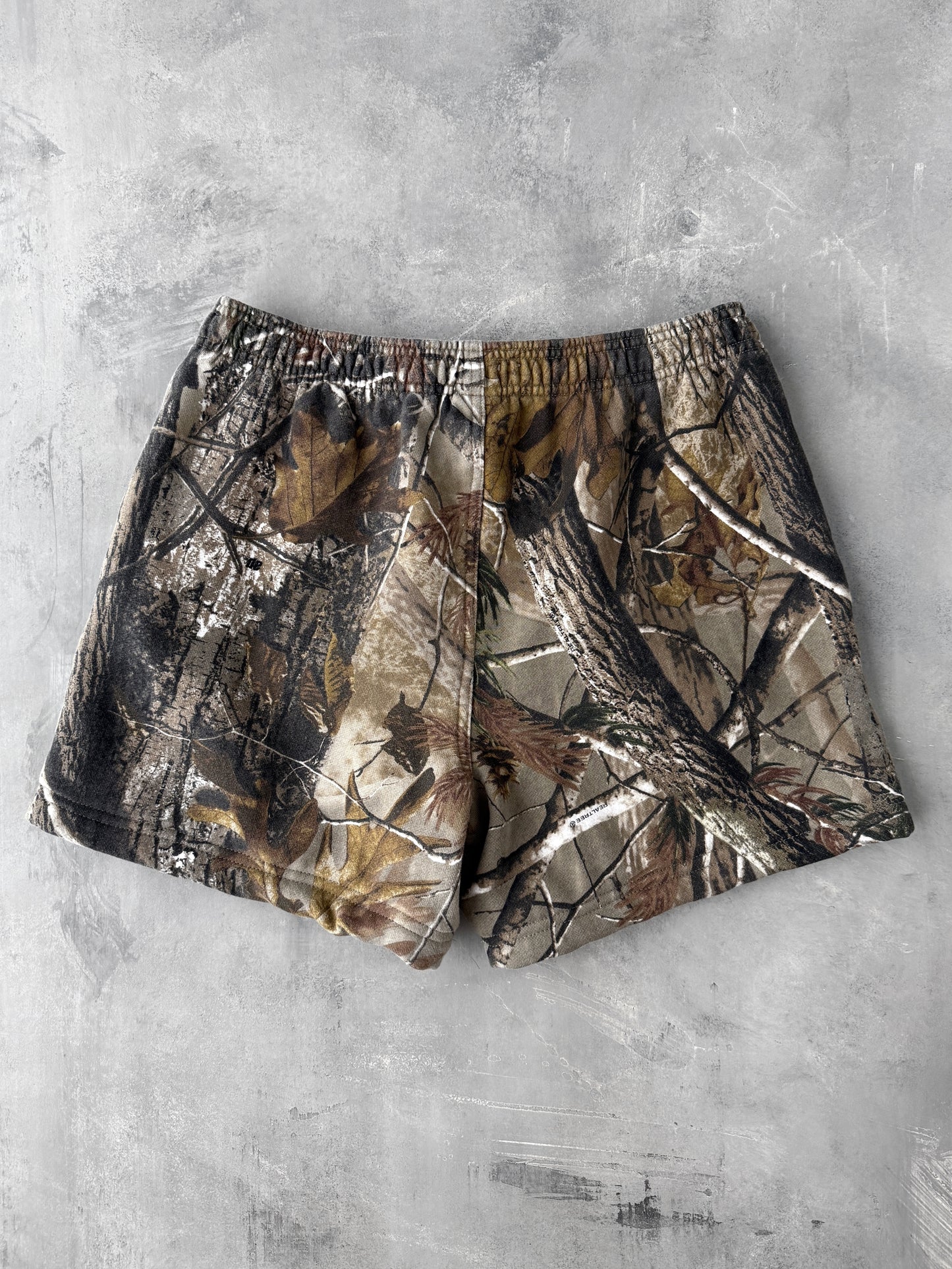 Real Tree Camo Shorts - 32-34 (Medium)