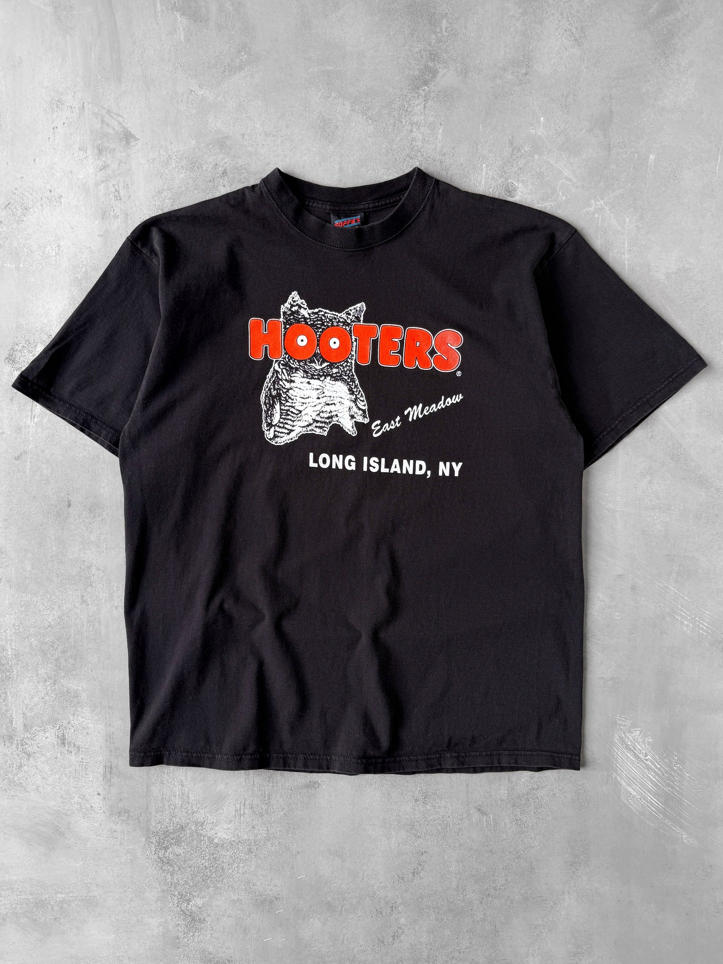 Hooters Long Island T-Shirt 90's - XL