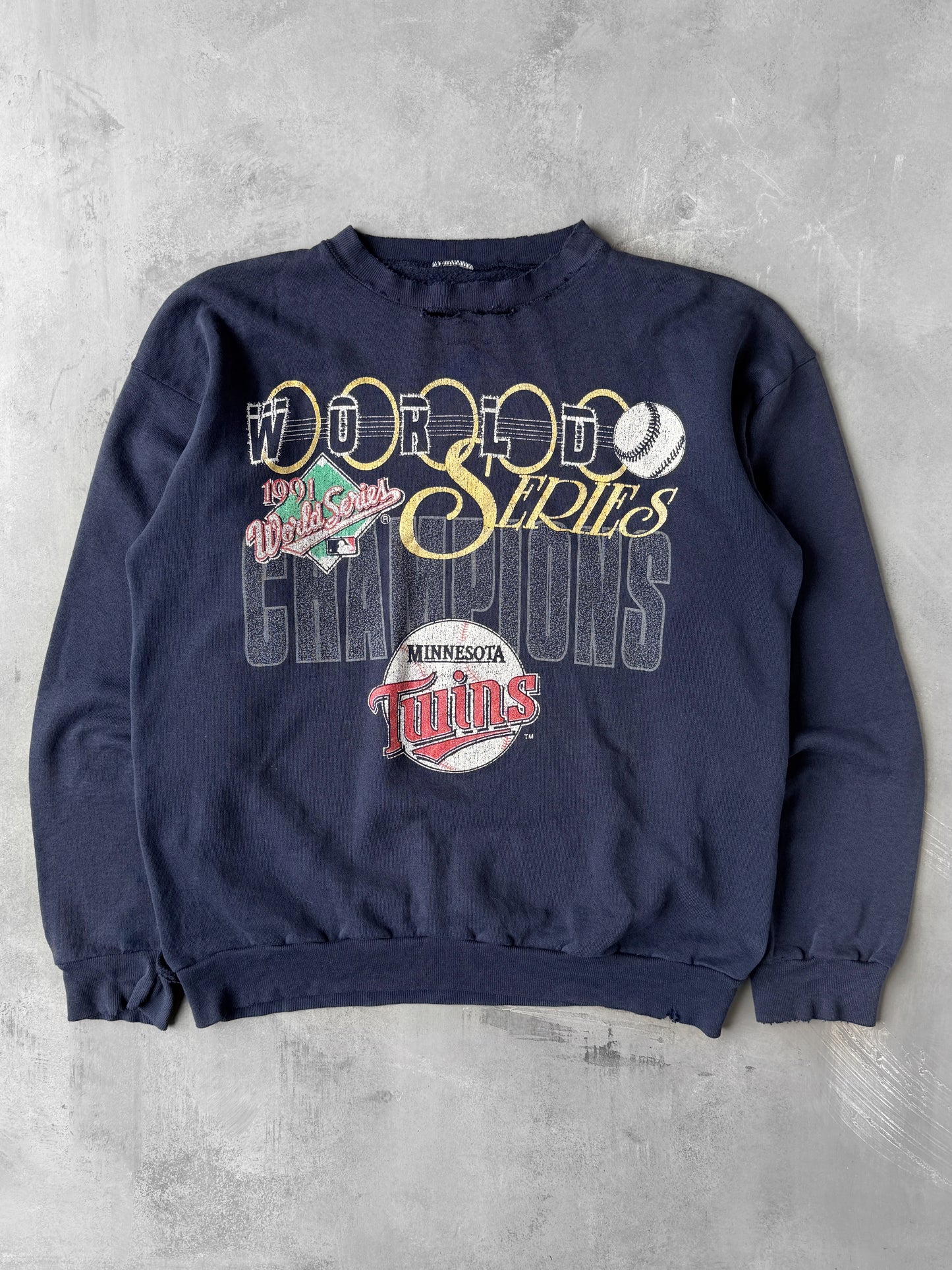 Distressed Minnesota Twins World Series Sweatshirt '91 - Large