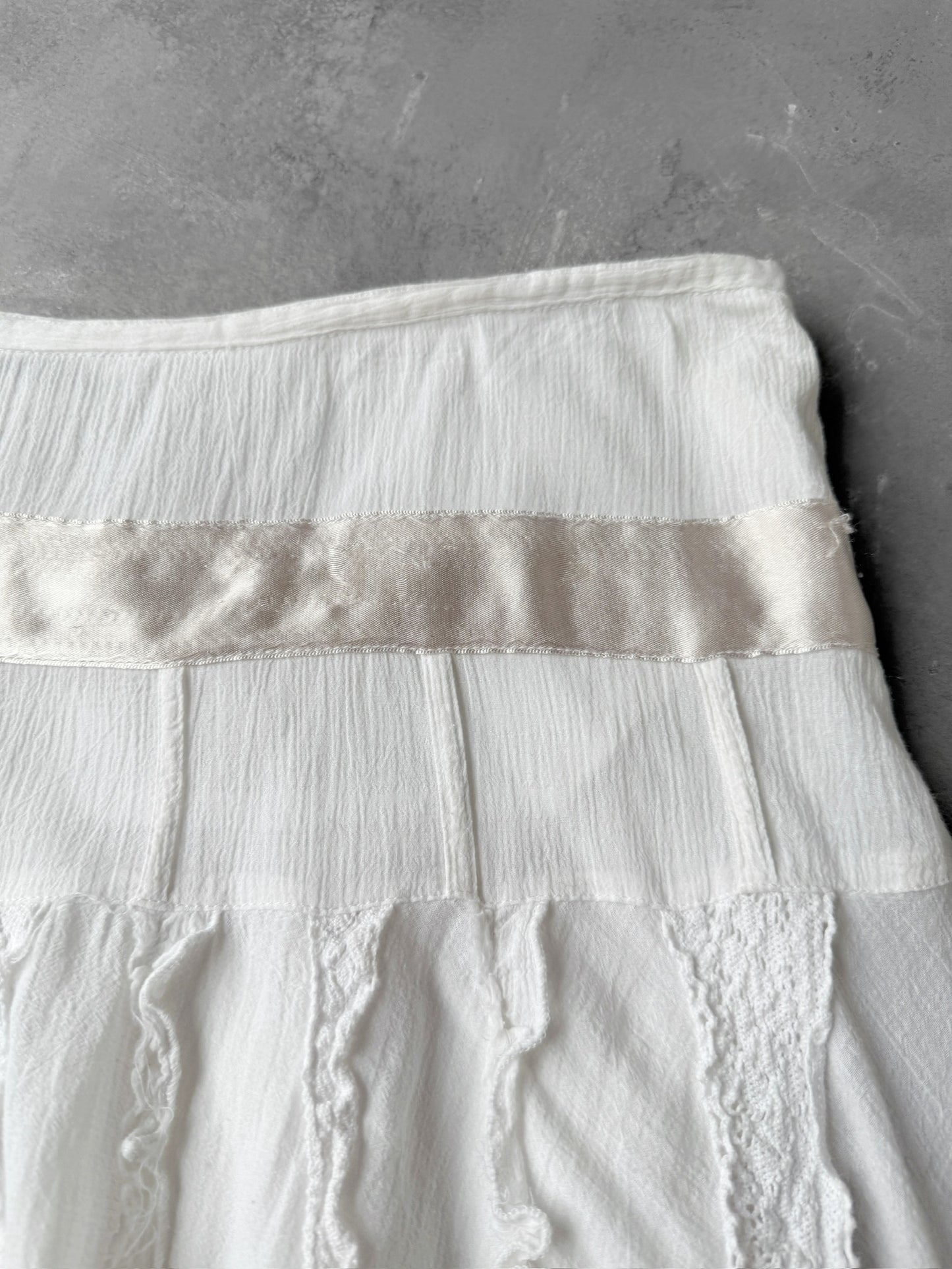 White Flowy Skirt Y2K - Large