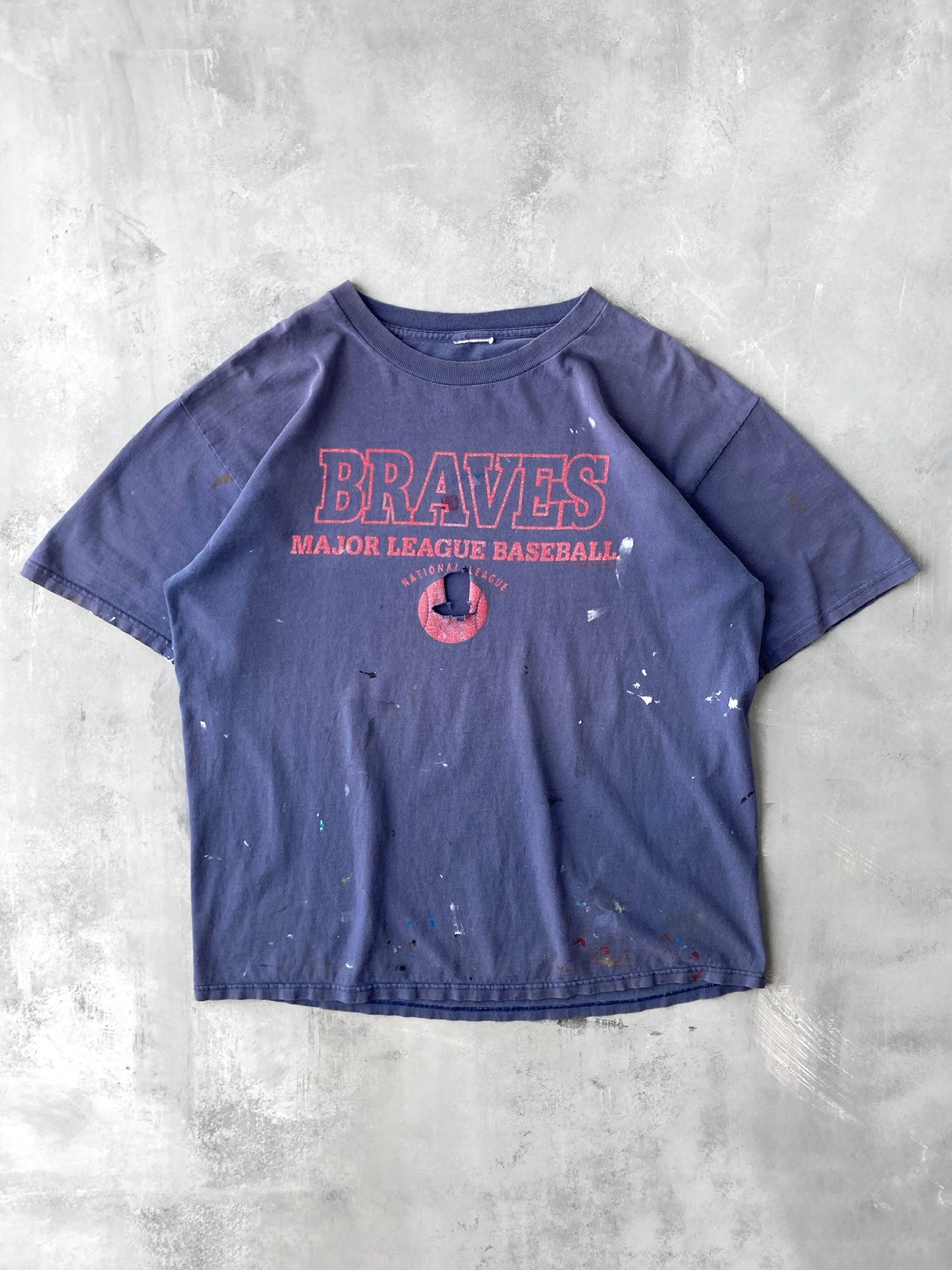 Atlanta Braves Thrashed T-Shirt 90's - XL