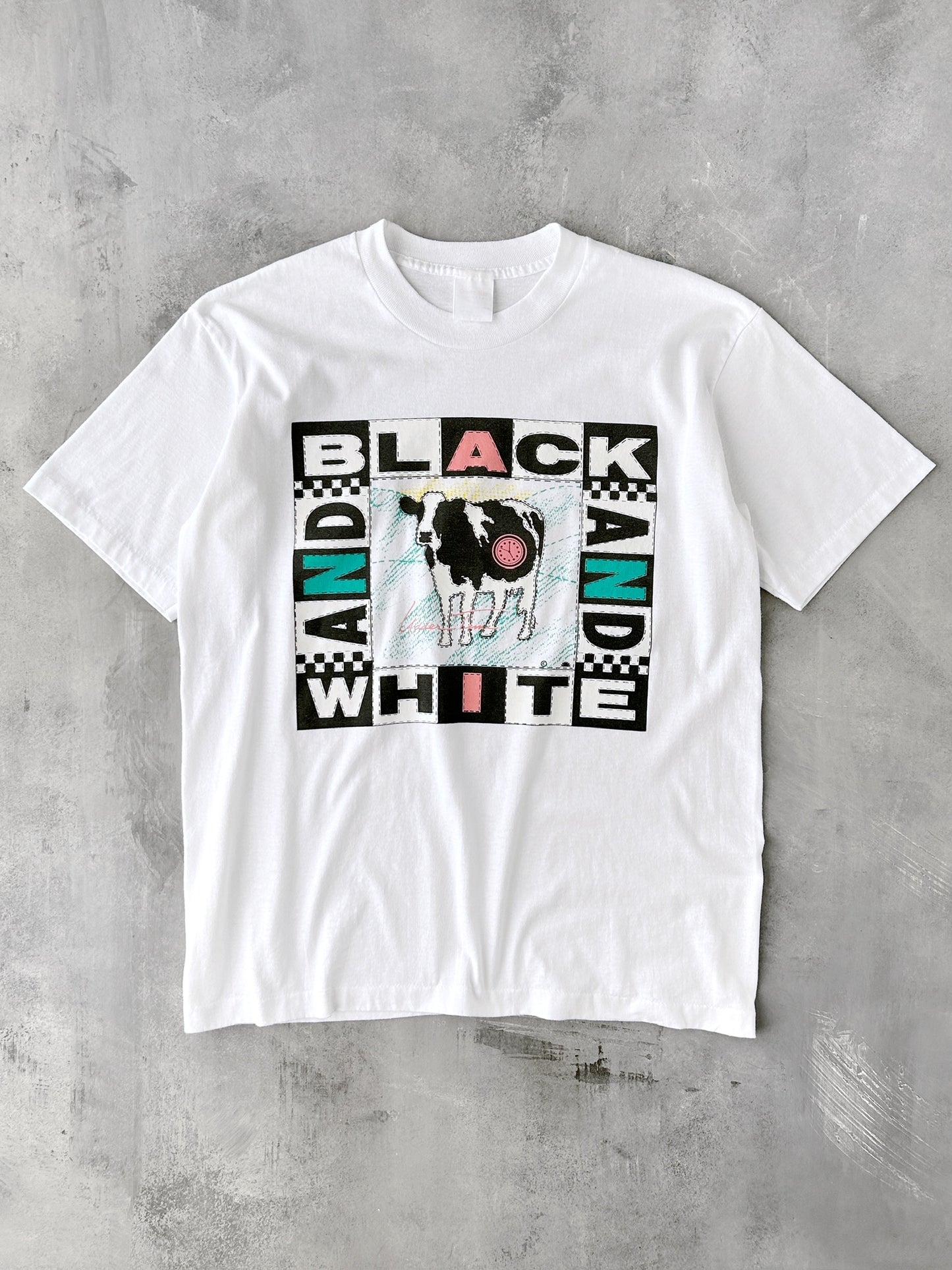 Black and White T-Shirt 90's - Medium