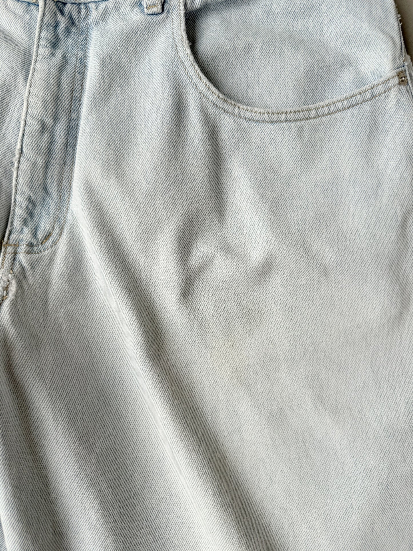 Guess Light Wash Jean Shorts 90's - Size 38