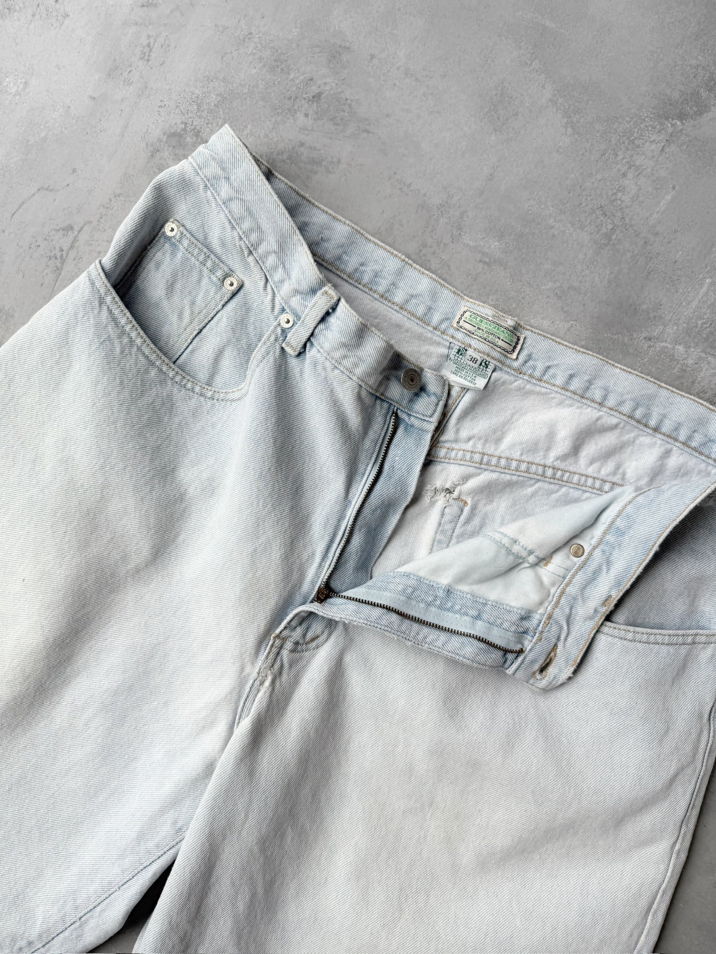 Guess Light Wash Jean Shorts 90's - Size 38