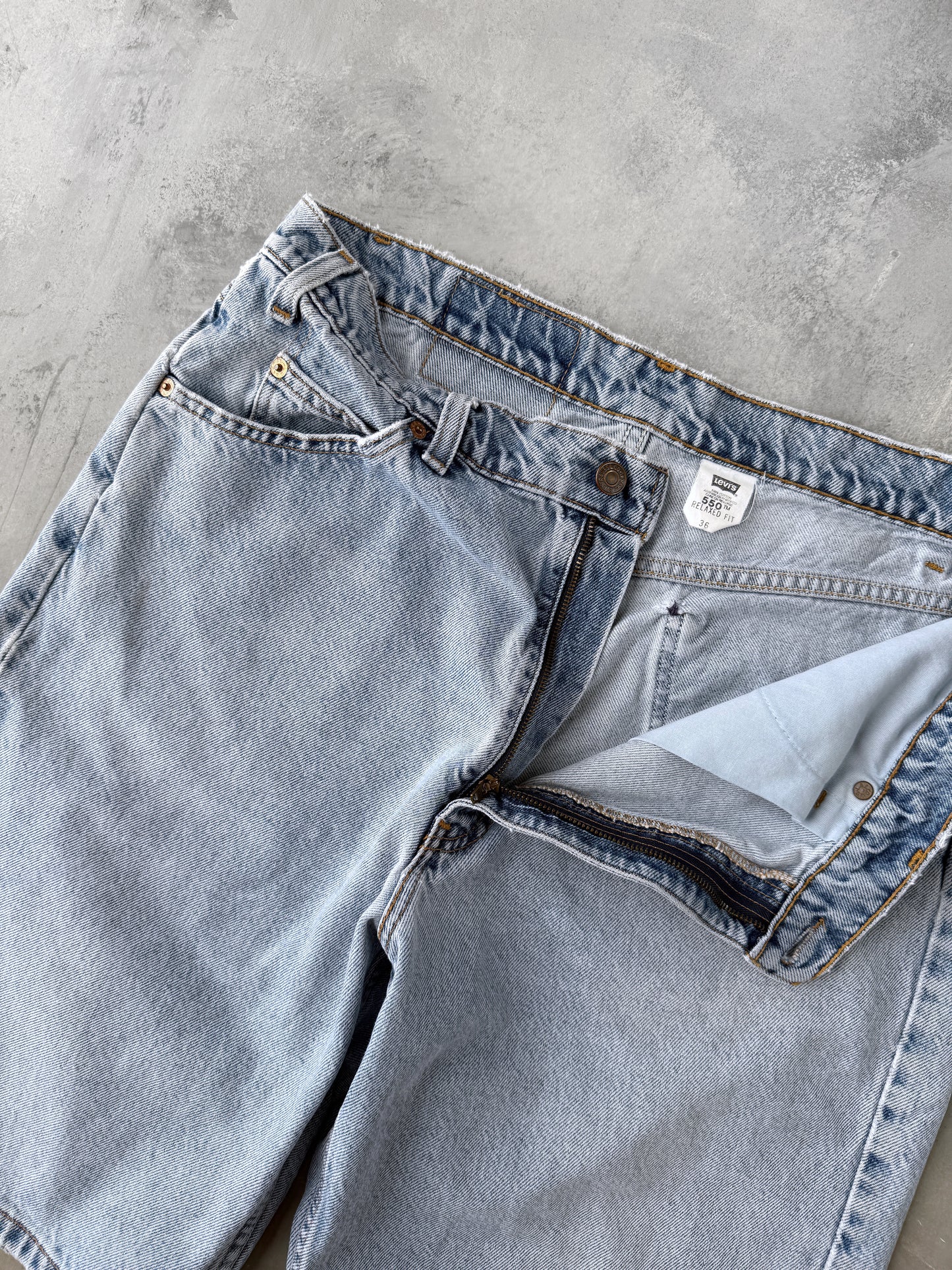 Light Wash Levi's Jorts 90's  - 34