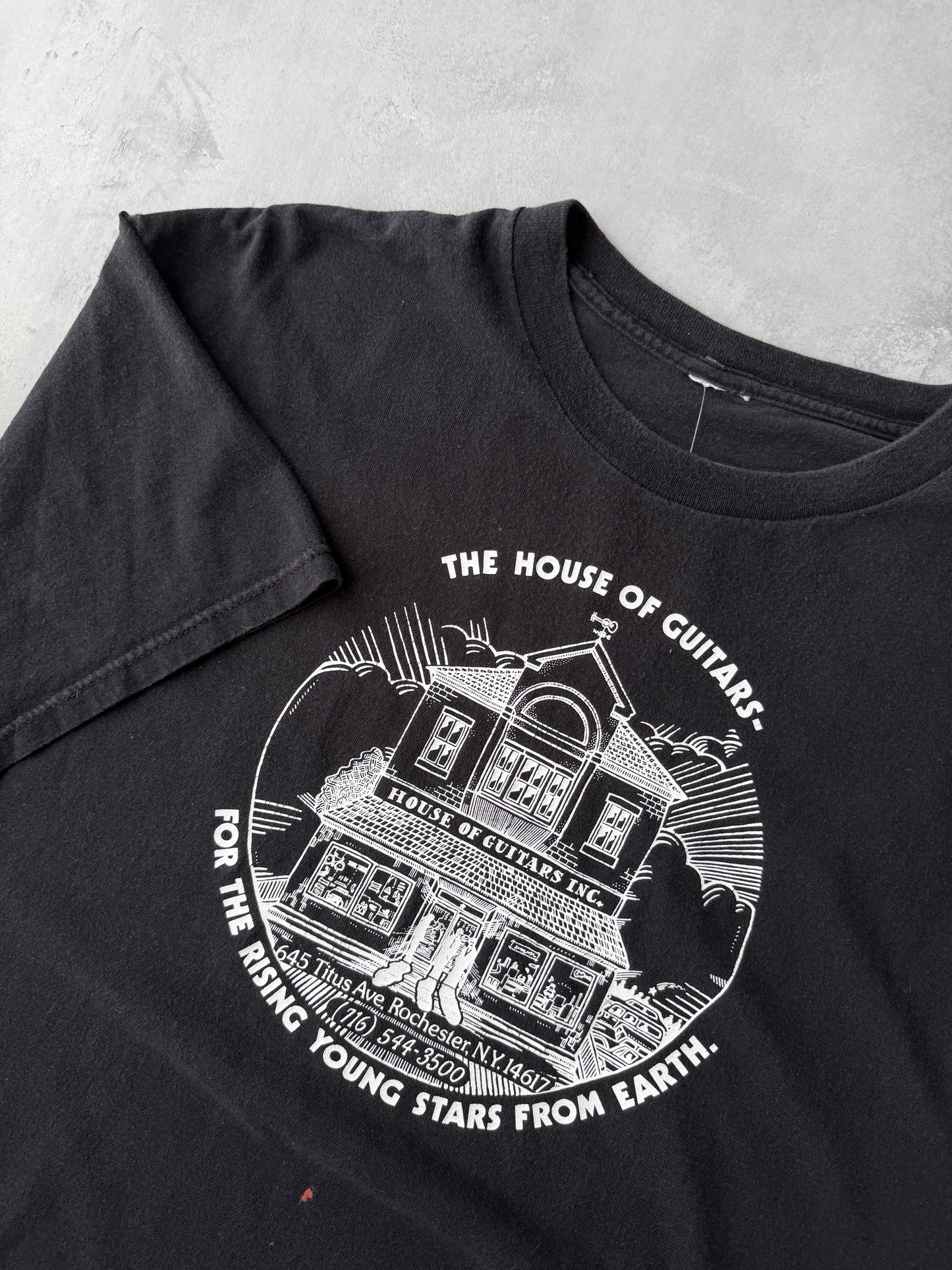 Rochester House of Guitars T-Shirt Y2K - XL