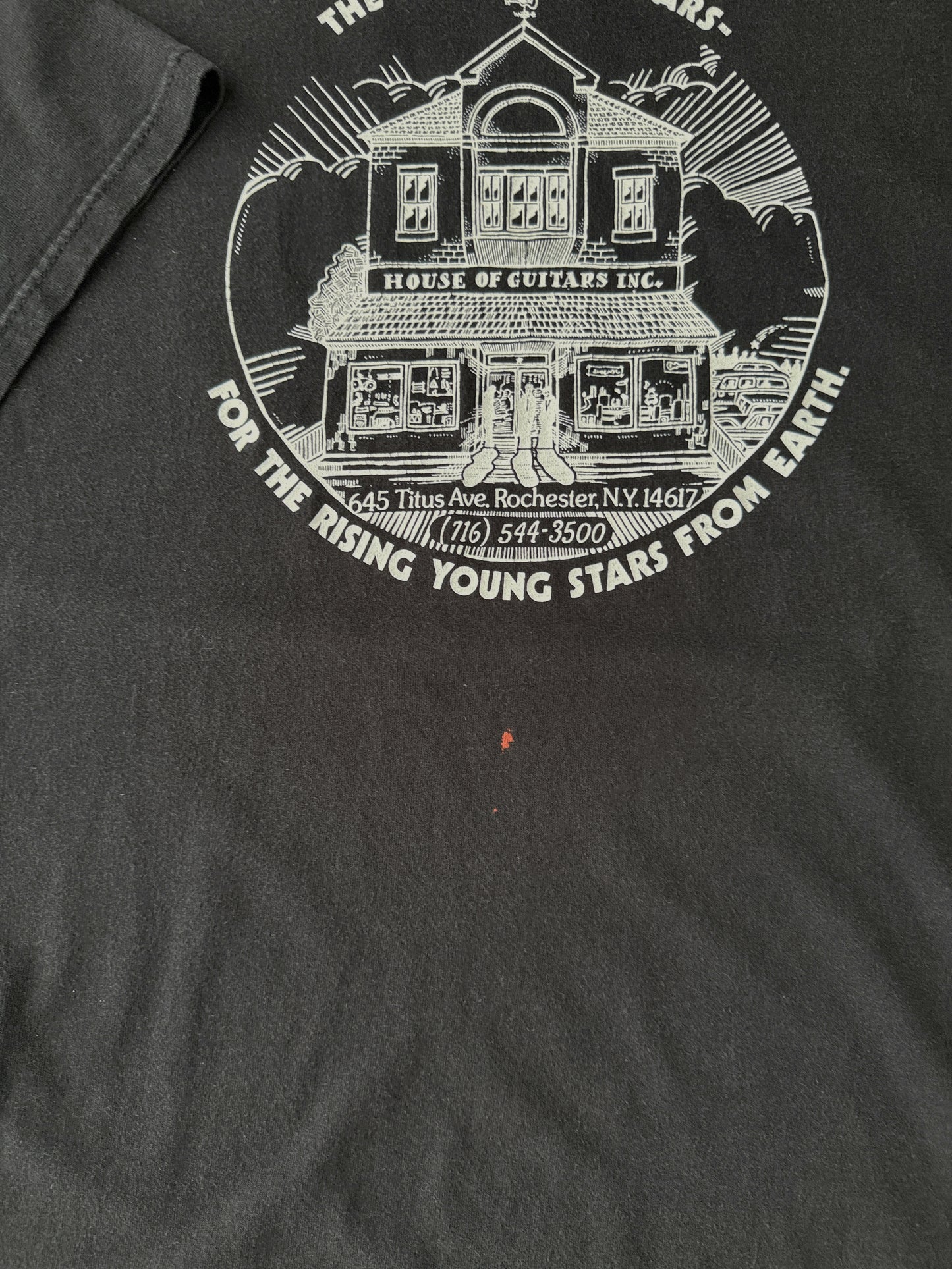 Rochester House of Guitars T-Shirt Y2K - XL