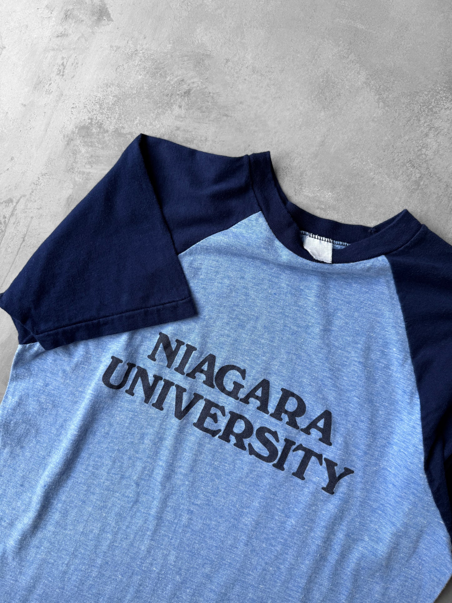 Niagara University Raglan T-Shirt 80's - Small