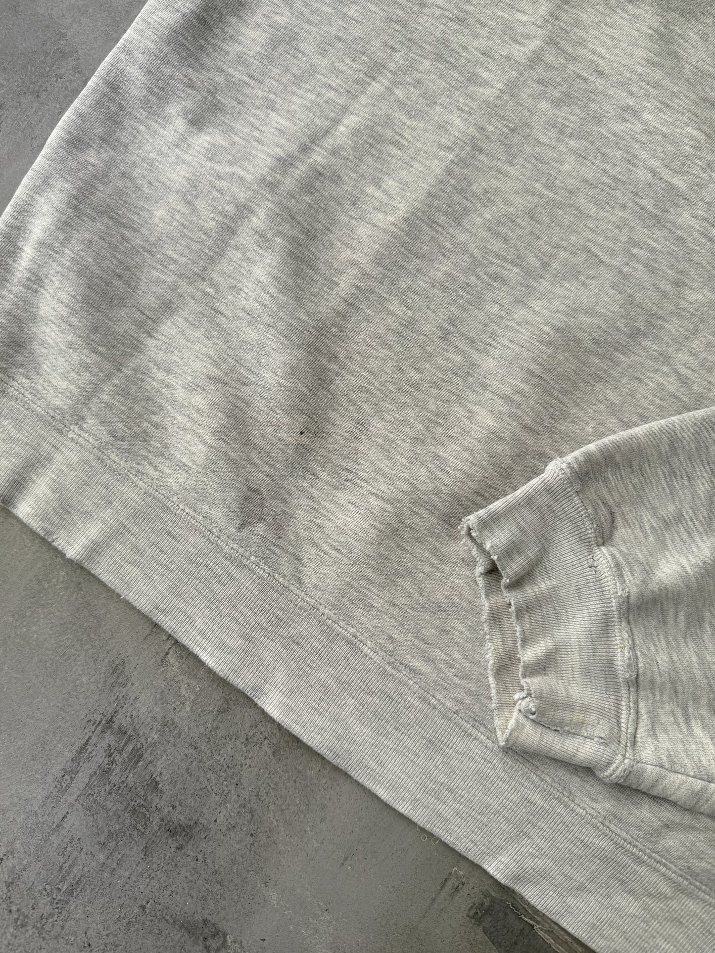 Distressed Geneseo Sweatshirt 90's - Large