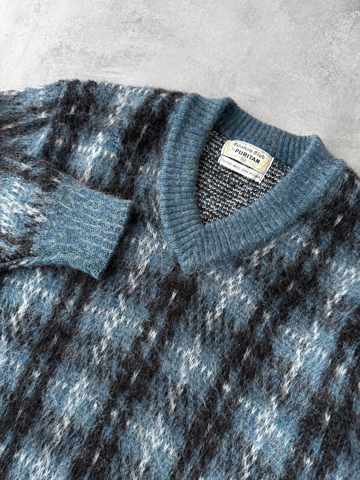 Plaid V-Neck Sweater 70's - Medium