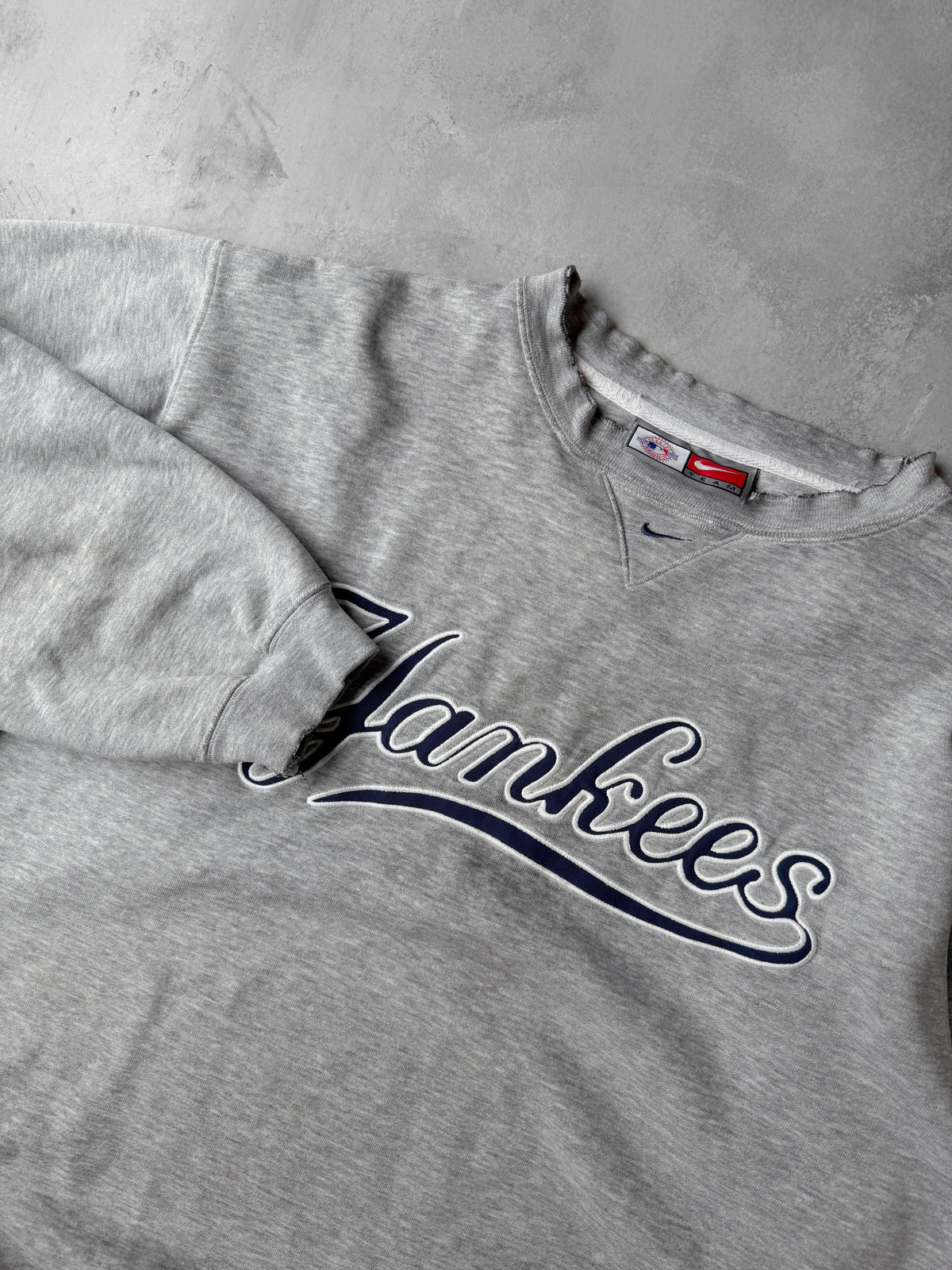 Distressed Nike New York Yankees Sweatshirt Y2K - XL