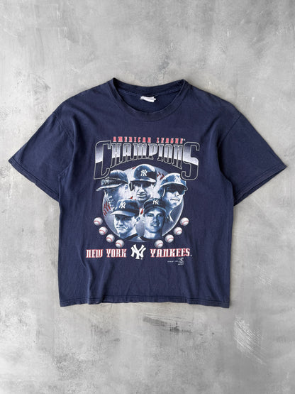 New York Yankees Team Portrait T-Shirt '99 - Large