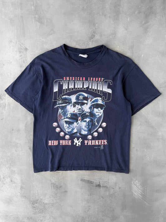 New York Yankees Team Portrait T-Shirt '99 - Large