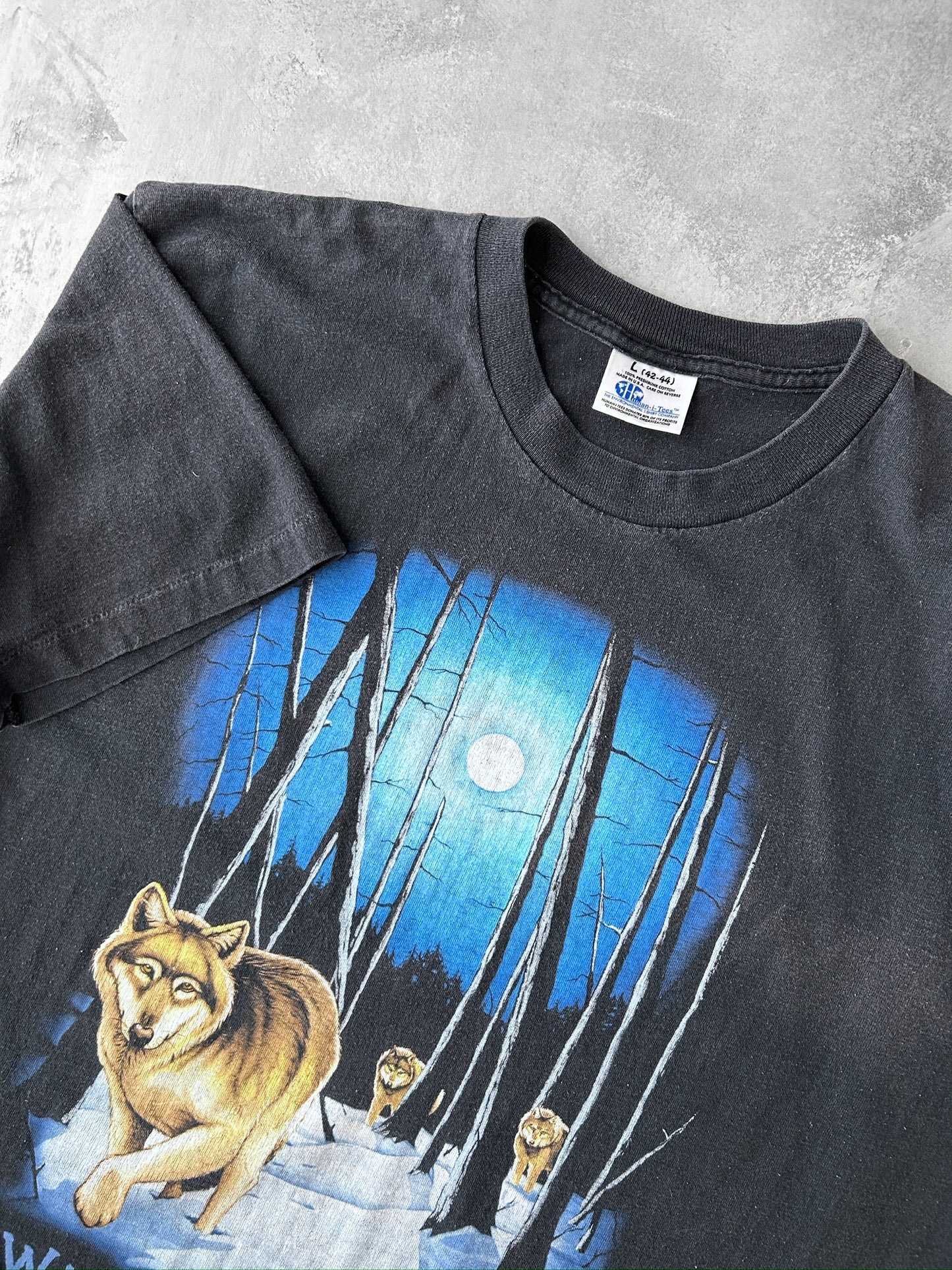 Wild Earth Wolf T-Shirt 90's - Large