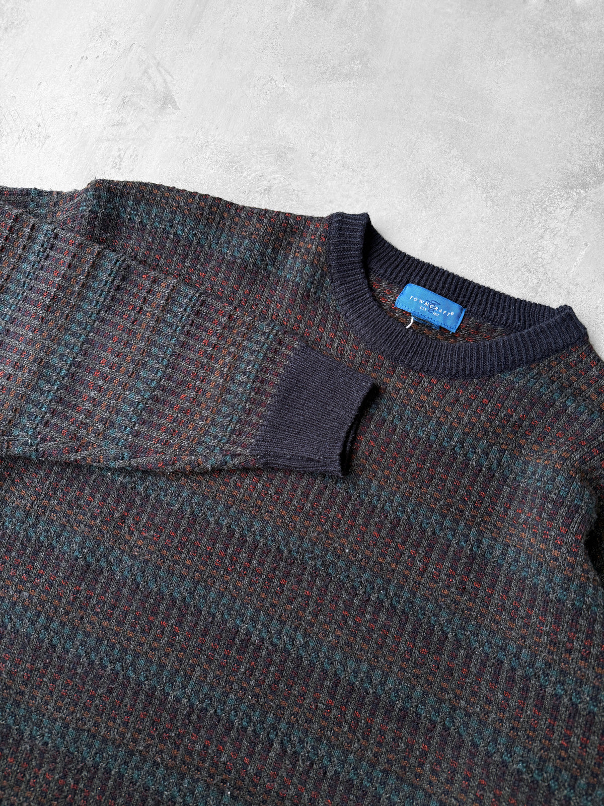 Dark Colors Sweater 90's - Large
