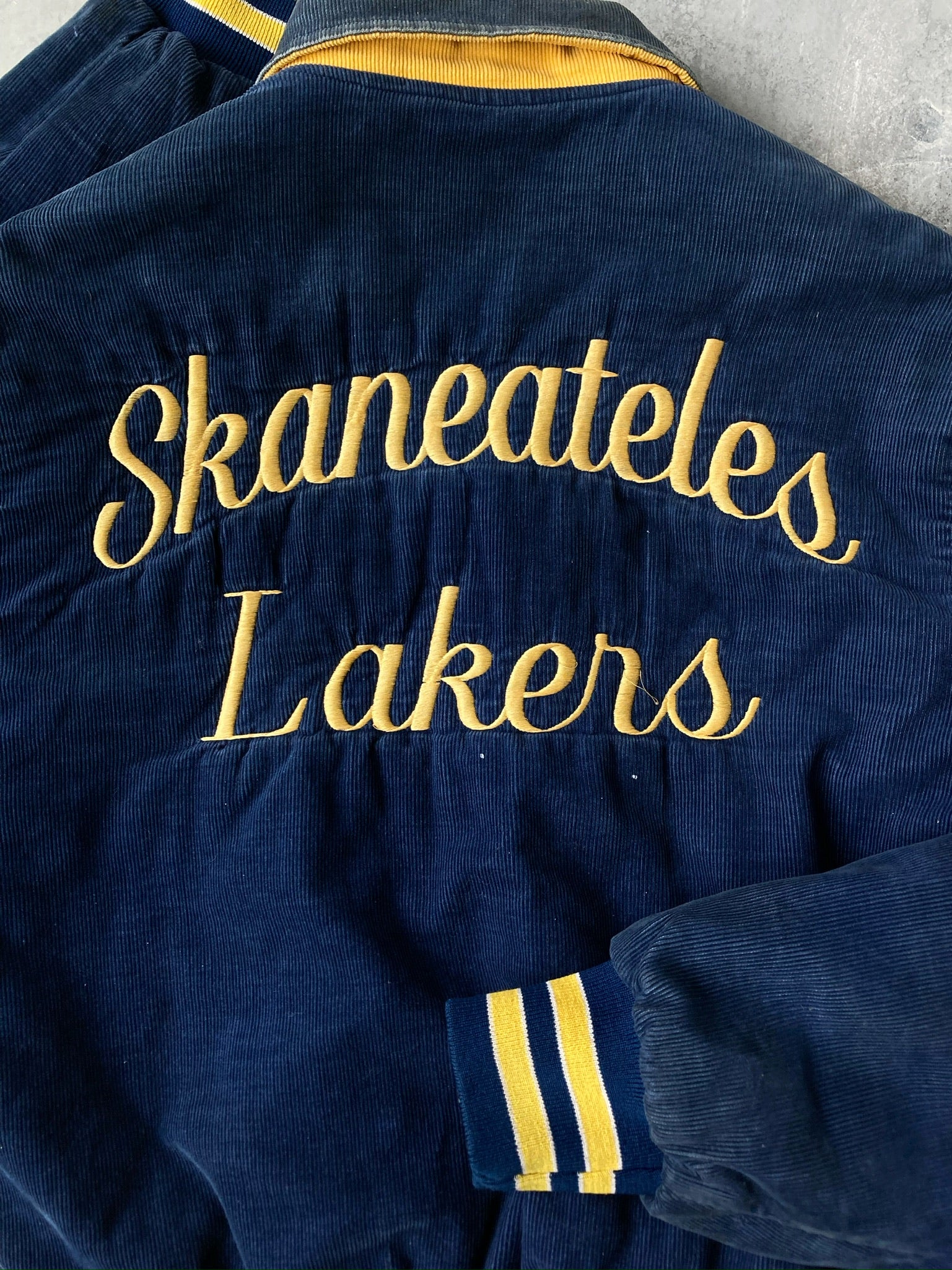 Vintage lakers outlet bomber jacket