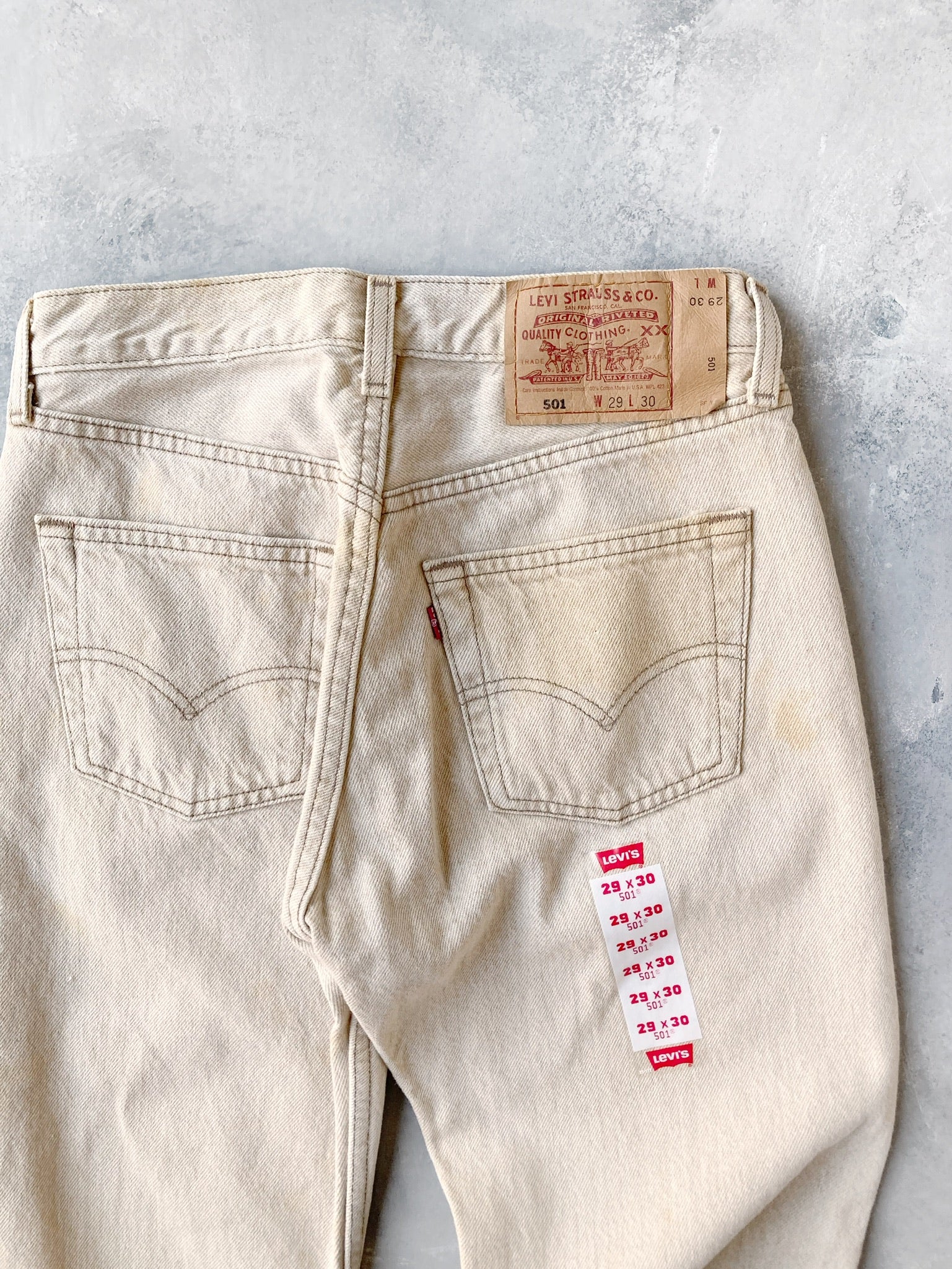 Levis 28 x clearance 30