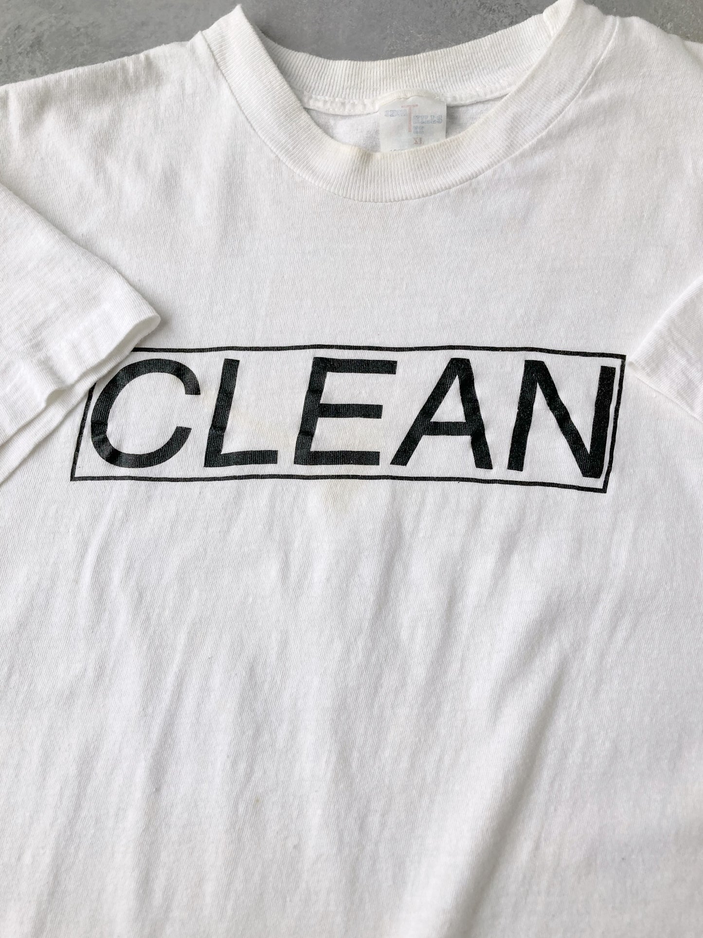 Clean Graphic T-Shirt 90's - XL